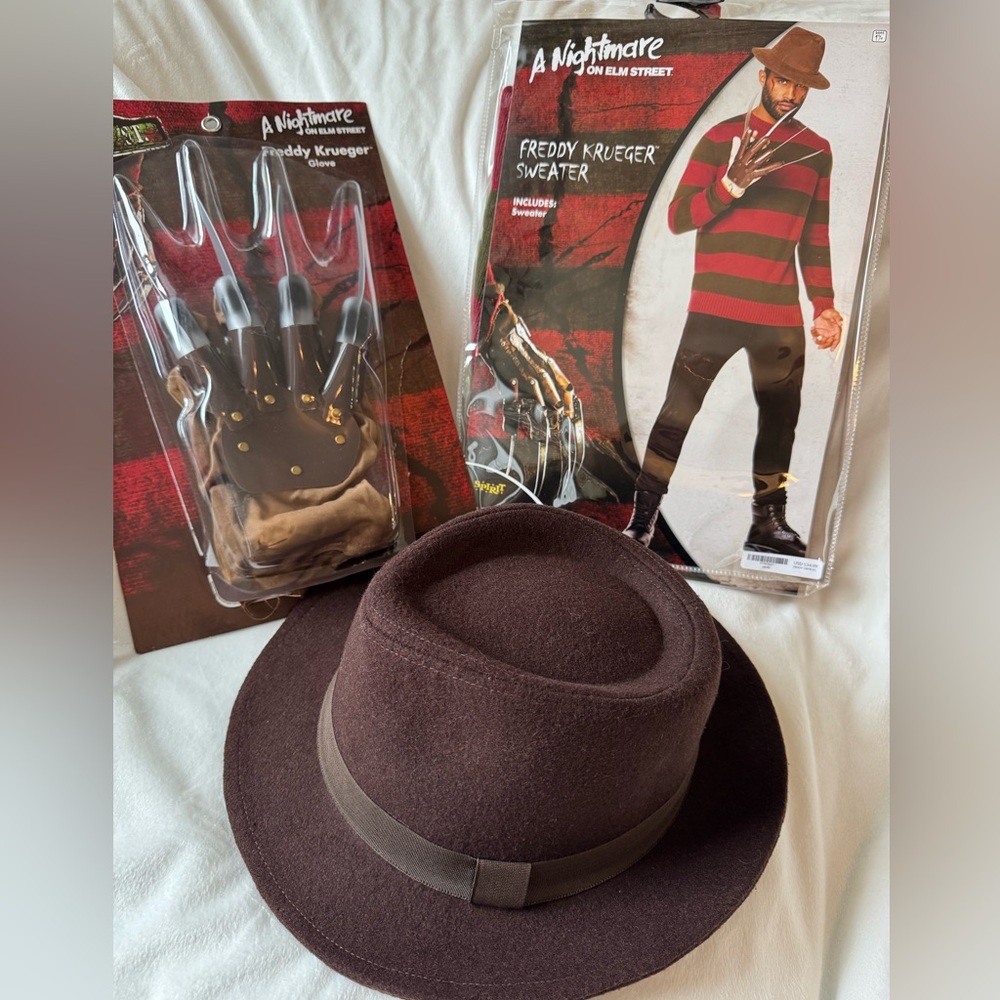 Spirit Freddy Krueger Costume Set with Brown Hat (sweater adult size XS)